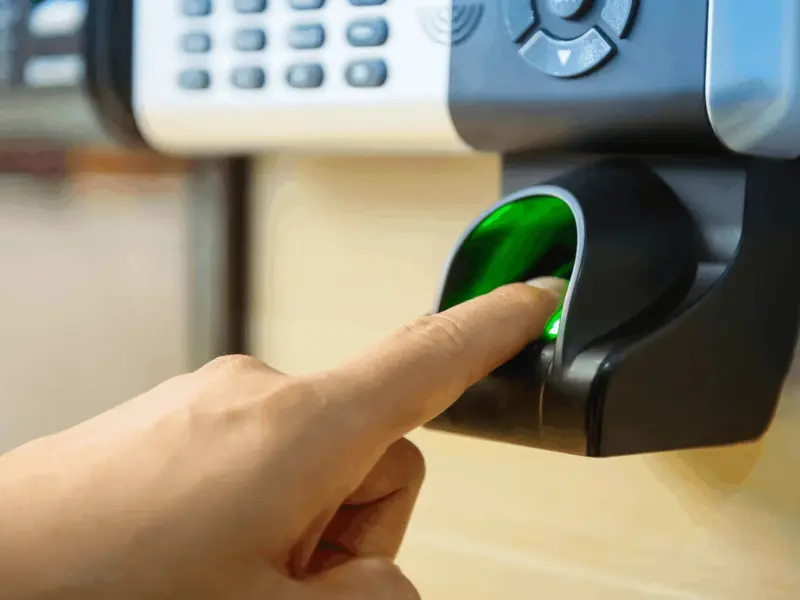 Metode otentikasi sistem kontrol akses fingerprint (2)